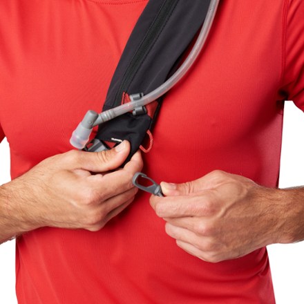 Nathan Limitless 8-Liter Sling Pack 4