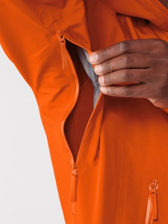 Arc'teryx Beta LT Jacket - Men's 5