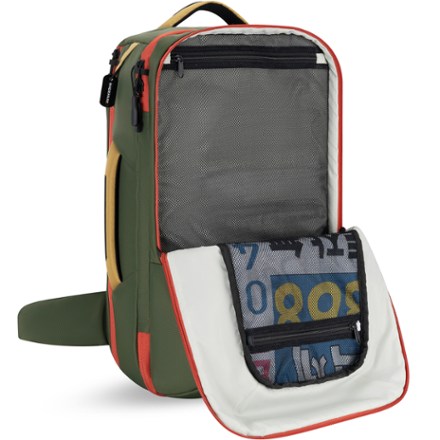 Sherpani Santiago 35L Travel Pack 3