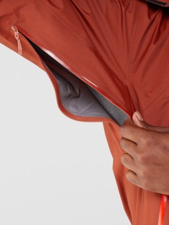 Arc'teryx Beta SL Jacket - Men's 5