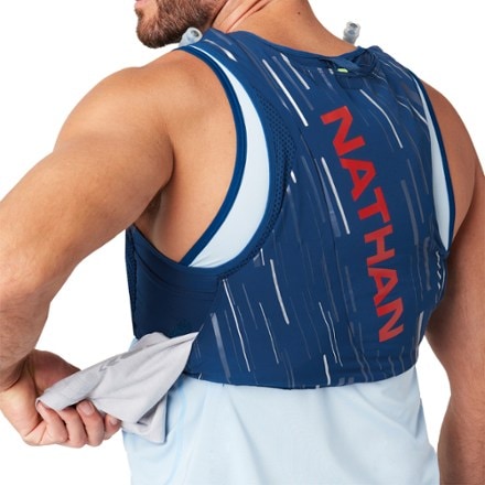 Nathan Pinnacle 4 L Hydration Vest 8