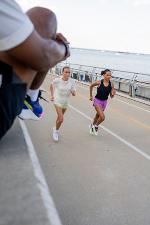 Location Image for Aero Glide 4 Road-Running Shoes - Women's