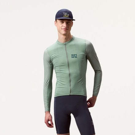 Endura Alltrack Ride Long-Sleeve Cycling Jersey - Men's 1