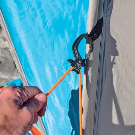 Location Image for CamJam SlideLock Cord Tightener with 10' Paracord - Small