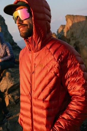 Location Image of color Deep Carmine