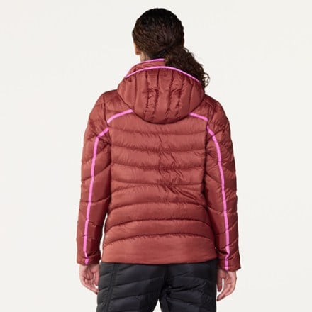 SENIQ Wildpuff Down Hoodie - Women's 4