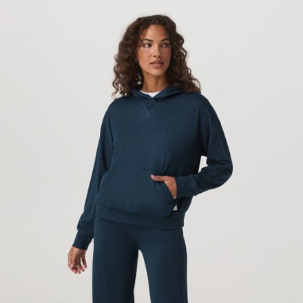 Vuori Halo Modern Pullover Hoodie - Women's