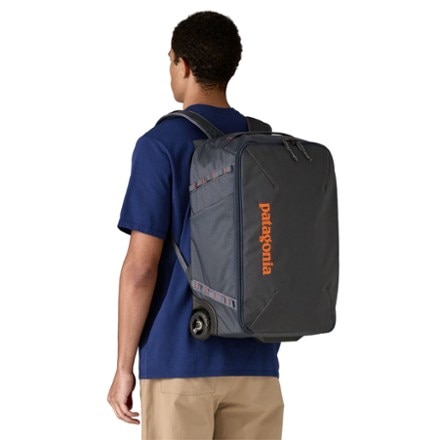 Patagonia Black Hole MLC Wheelie 4