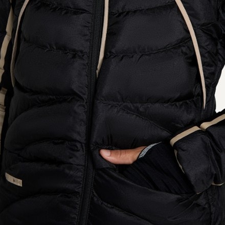 SENIQ Wildpuff Down Hoodie - Women's 5