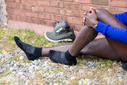 Darn Tough Run Quarter Ultralightweight Cushion Socks - Men's 1