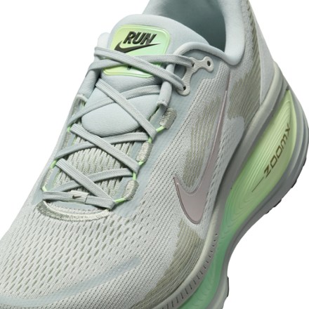 Nike Vomero 18 Road-Running Shoes - Men's 4
