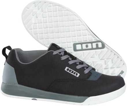 teva mountain bike shoes