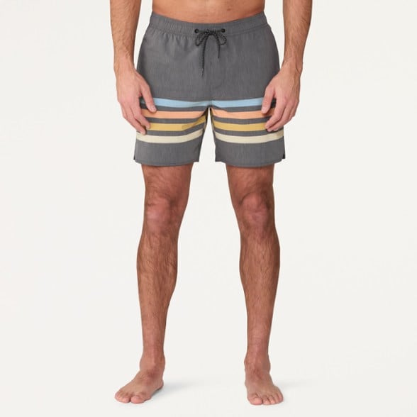 Model info: Height: 6'1" | Waist: 32.5 | Inseam: 33 | Wearing size: M