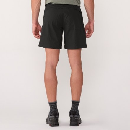 The North Face Basin 7" Shorts - Men's 4