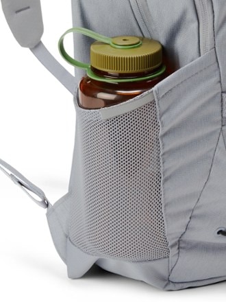 The North Face Jester Daypack Water bottle pocket (Water bottle sold separately) (Mid Grey Dark Heather)