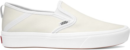 vans comfycush slip on womens