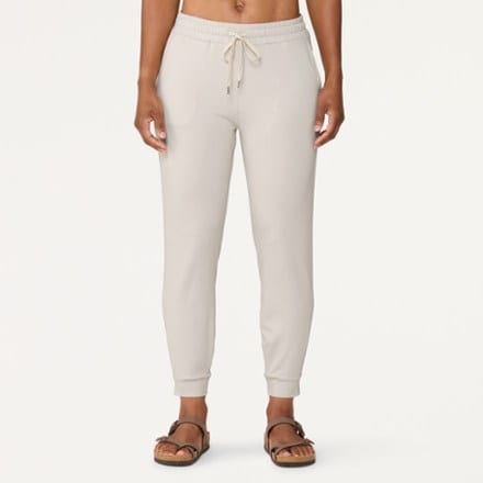 Vuori Performance Joggers - Women's 1