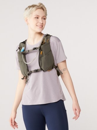 REI Co-op Flash 15 Hydration Vest 3