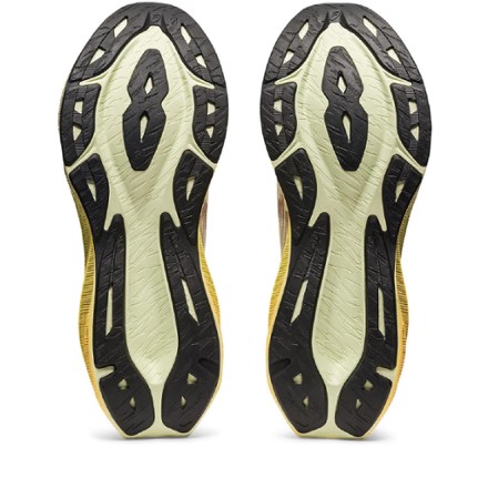 ASICS Novablast 3 Road-Running Shoes - Men's 4