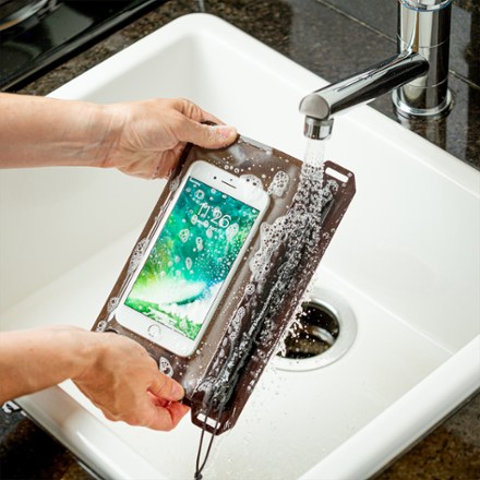 Nite Ize RunOff Waterproof Travel Pouch - Small 9