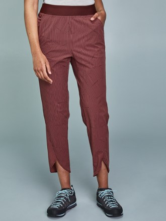 ankle height pants
