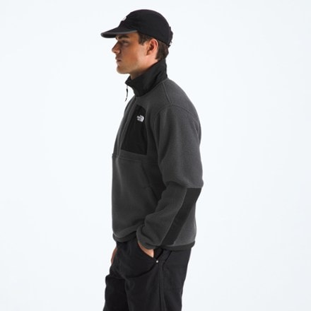 The North Face Yumiori Off Peak Half-Zip Jacket - Men's 3