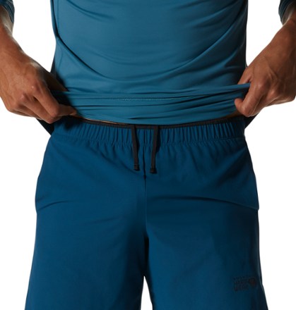Mountain Hardwear Shade Lite Shorts - Men's 9" inseam 4