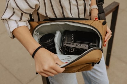 Peak Design Everyday Sling Bag V2 8