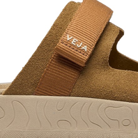 VEJA Arpoador Suede Sandals - Women's 2