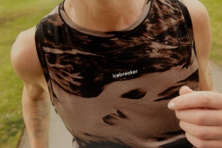 Location Image for Merino Blend 125 Cool-Lite Speed Tank Top Motion AOP - Women's