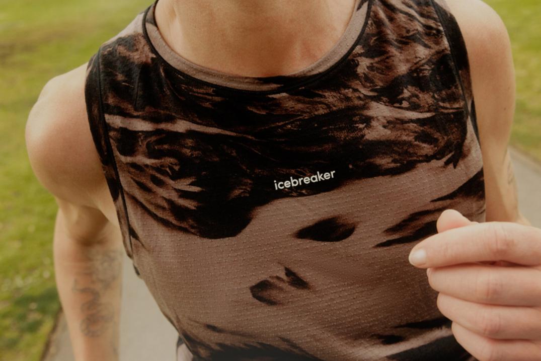 Location Image for Merino Blend 125 Cool-Lite Speed Tank Top Motion AOP - Women's