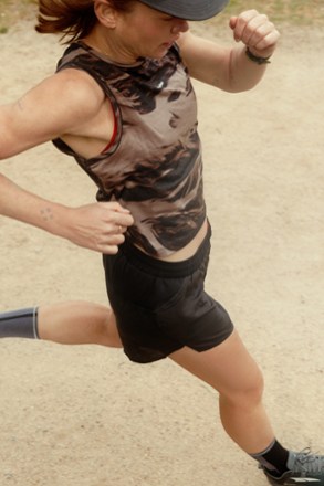 Location Image for Merino Blend 125 Cool-Lite Speed Tank Top Motion AOP - Women's