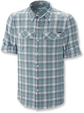 Sleeves buttoned up (White Mediu