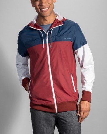 brooks sideline jacket review