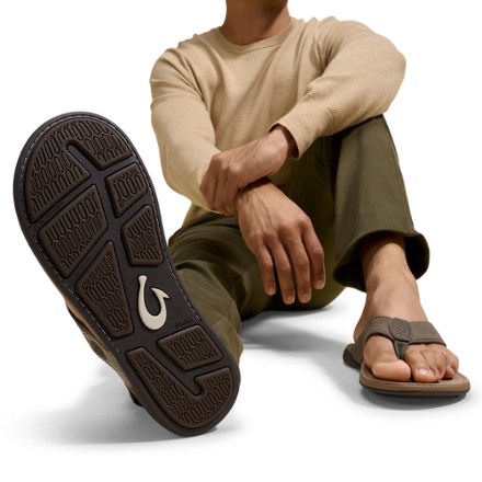 OluKai Tuahine Sandals - Men's 6