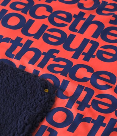 The North Face Wawona Fuzzy Blanket 4