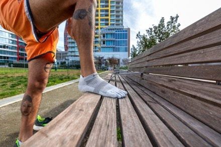Injinji Run Lightweight No-Show Socks 4
