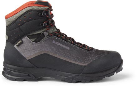 lowa hiking boots mens