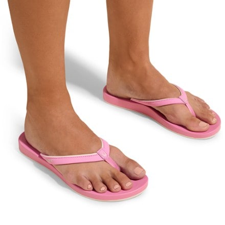 OluKai Uiki Flip-Flops - Women's 6