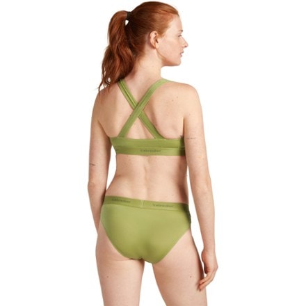 Icebreaker Merino Blend 125 Cool-Lite Sprite Racerback Bra 2