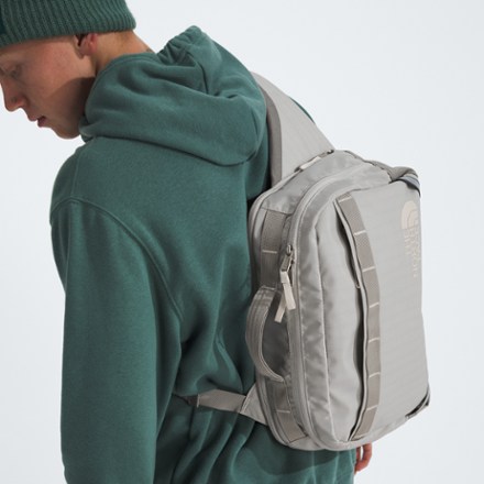 The North Face Base Camp Voyager Sling 1