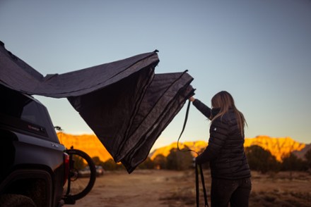Yakima OverNOut 270 Awning - RH 5