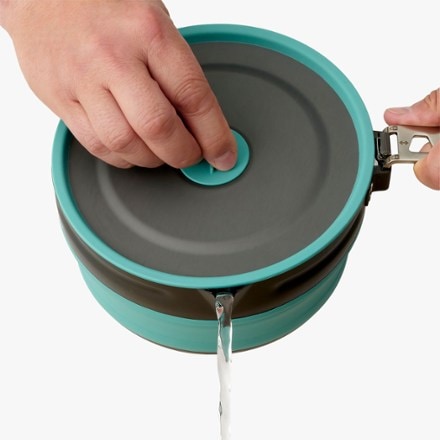 Sea to Summit Frontier Ultralight Collapsible Pouring Pot - 2.2 Liters 4