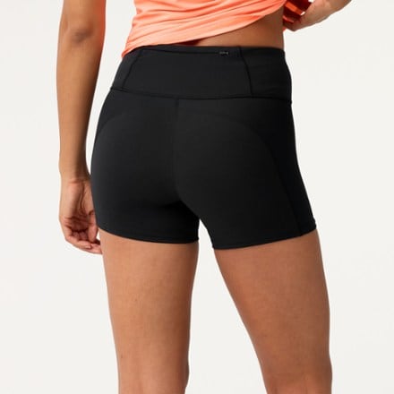 Brooks Dash Cooling Shorts - Women's 1