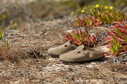 Location Image for Boston Soft Footbed Clogs - Women's