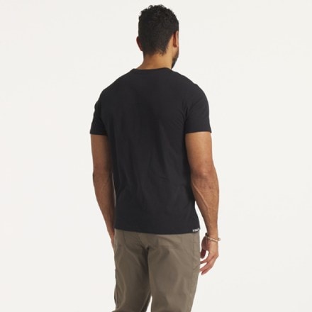PAKA Essential T-Shirt - Men's 2