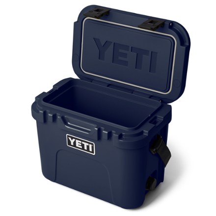 YETI Roadie 15 Cooler 2