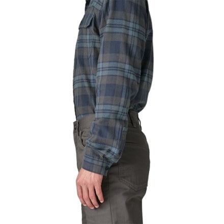 Patagonia Long-Sleeve Cotton in Conversion Fjord Flannel Shirt - Men's 5