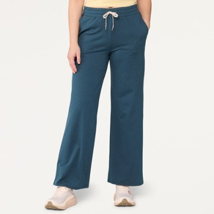Vuori Halo Essential Wideleg Pants - Women's 1