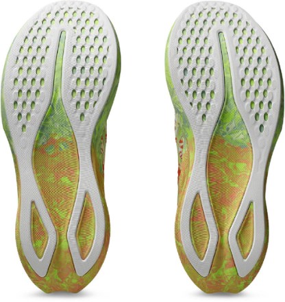 ASICS Noosa Tri 16 Road-Running Shoes - Women's 4